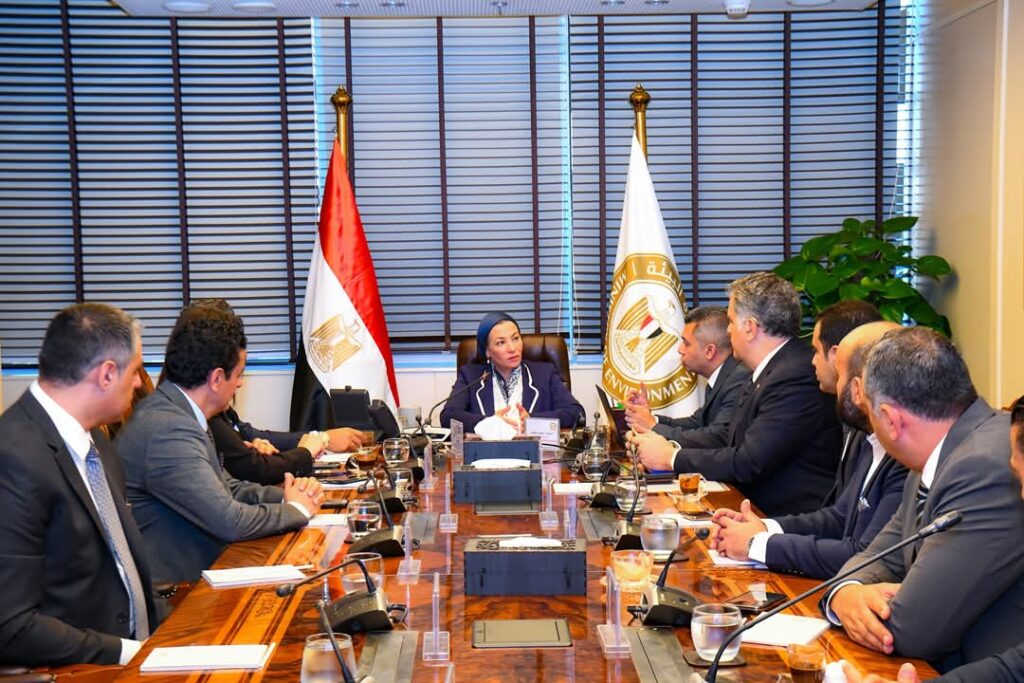 وزيرة البيئة تلتقي مجلس إدارة الجمعية المصرية لشباب الأعمال وزيرة البيئة تلتقي مجلس إدارة الجمعية المصرية لشباب الأعمال